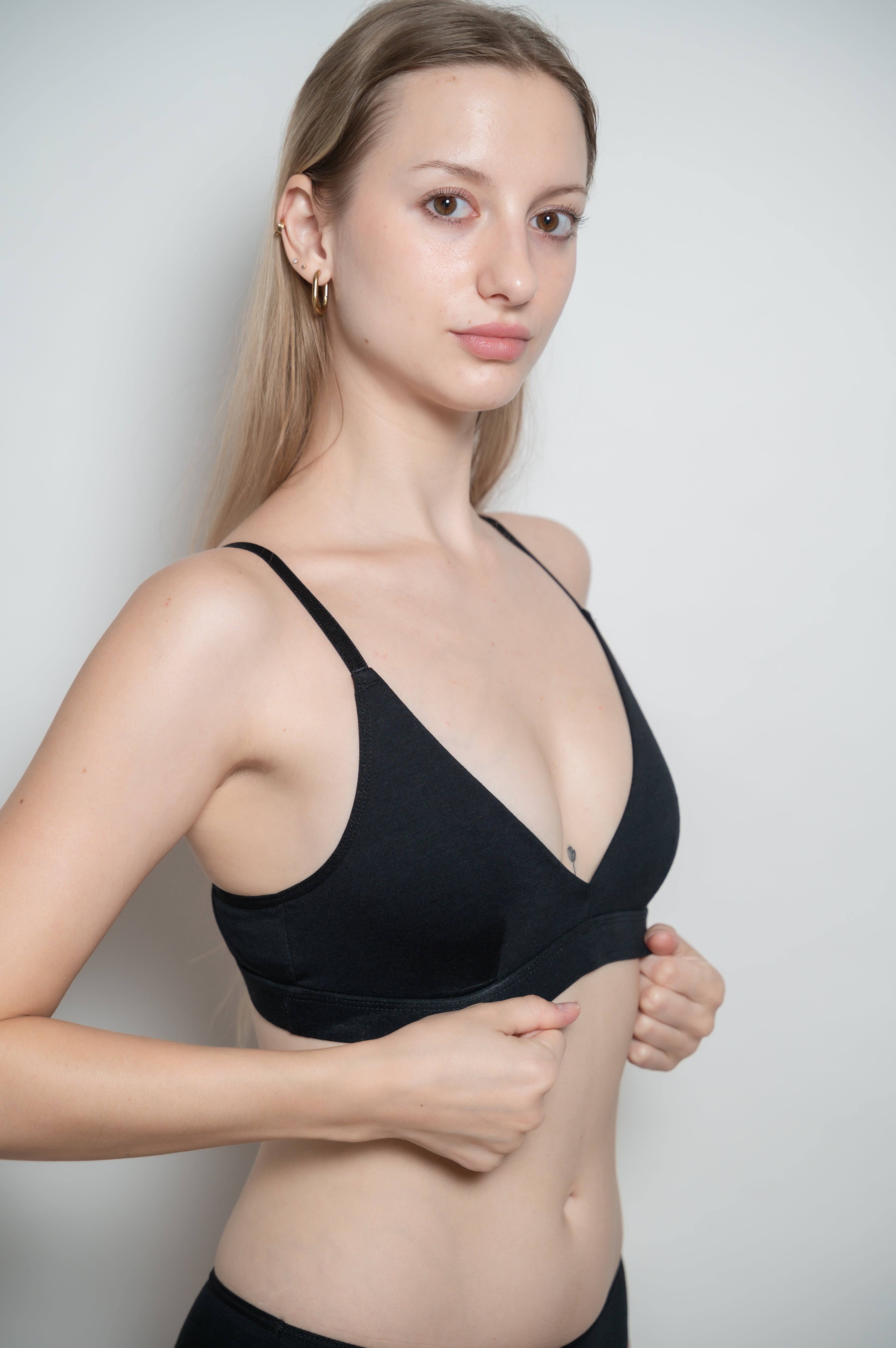 Siris Soft Bralette - Black