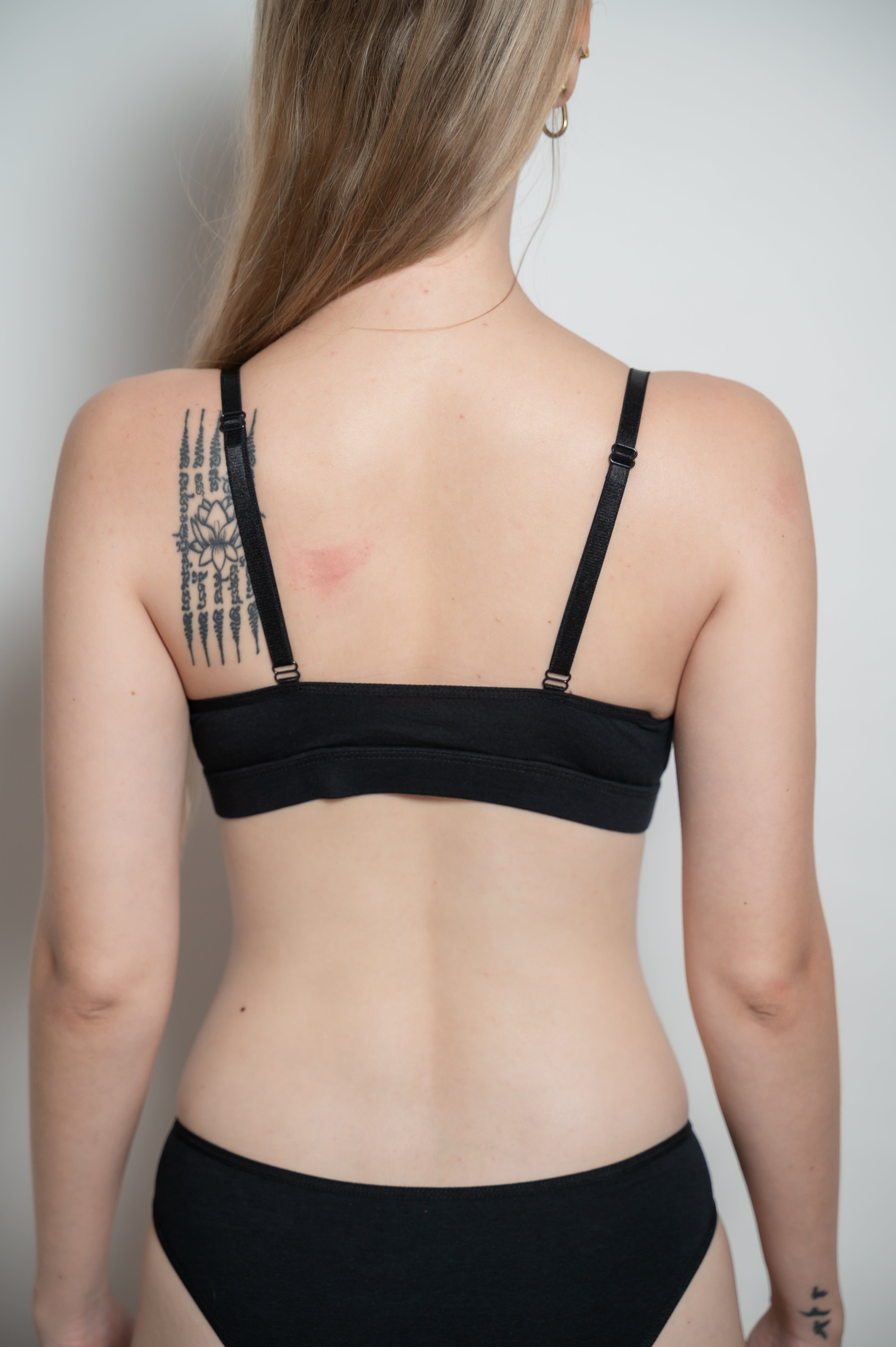 Siris Soft Bralette - Black