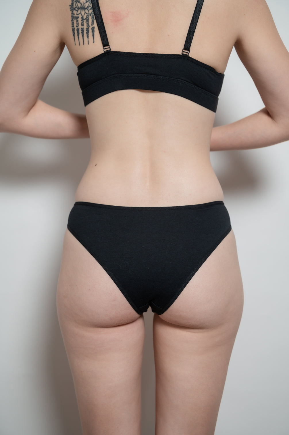 High Leg Cheeky panties - Black