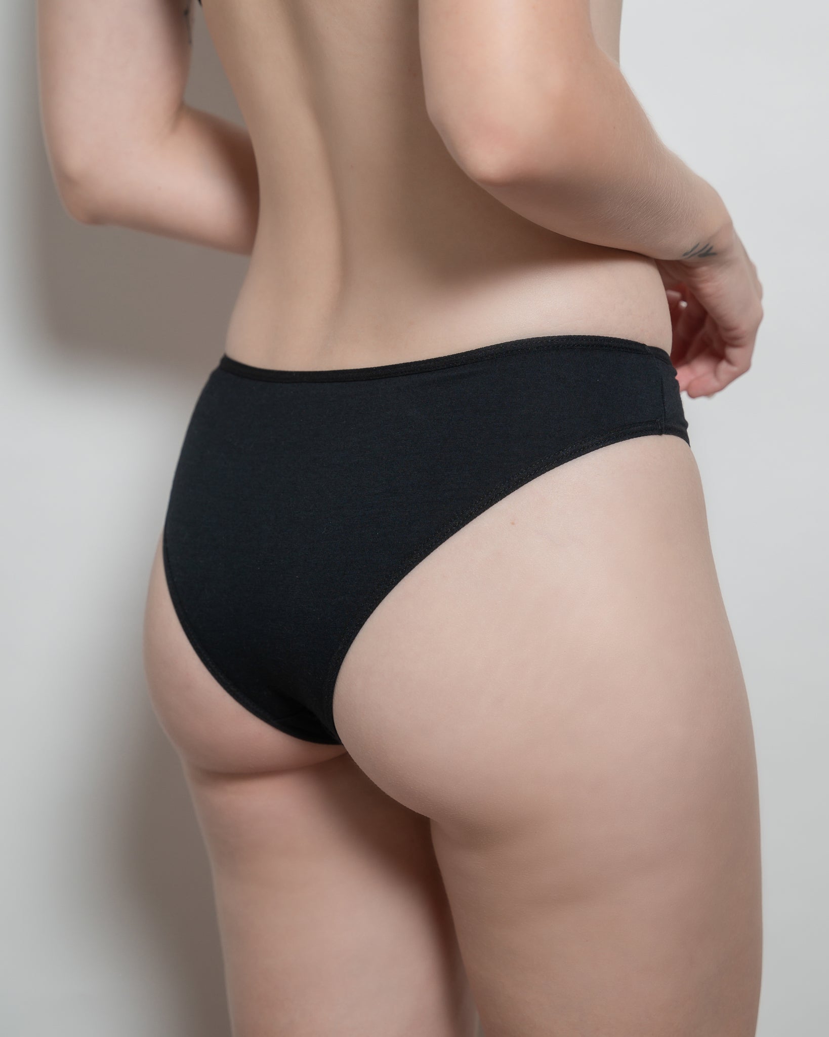 High Leg Cheeky panties - Black